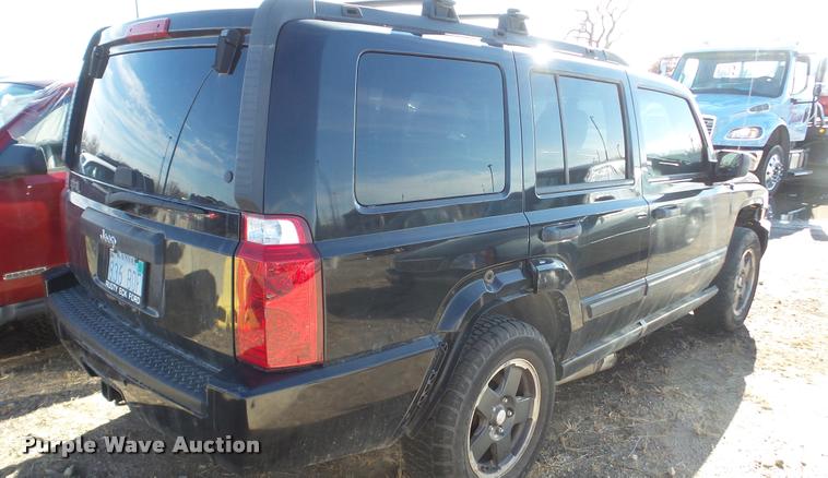 image for item DA2172 2006 Jeep Commander SUV