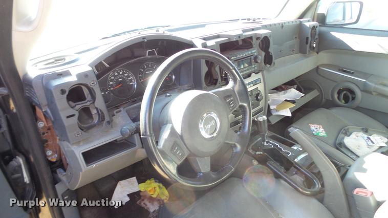 image for item DA2172 2006 Jeep Commander SUV