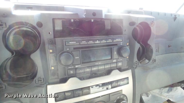 image for item DA2172 2006 Jeep Commander SUV