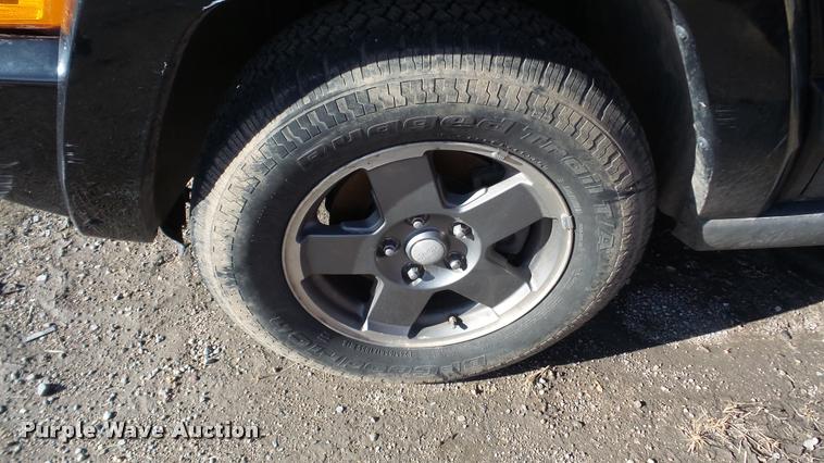 image for item DA2172 2006 Jeep Commander SUV