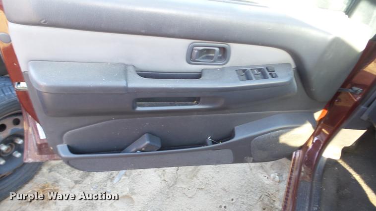 image for item DA2182 1997 Nissan Pathfinder SUV