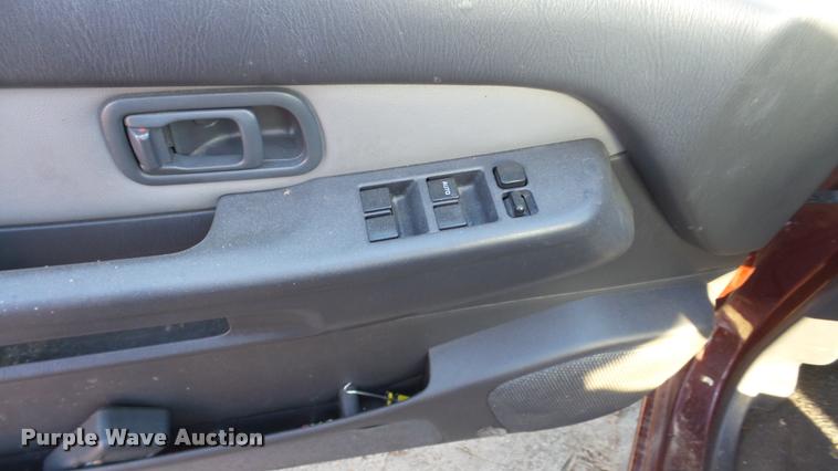 image for item DA2182 1997 Nissan Pathfinder SUV