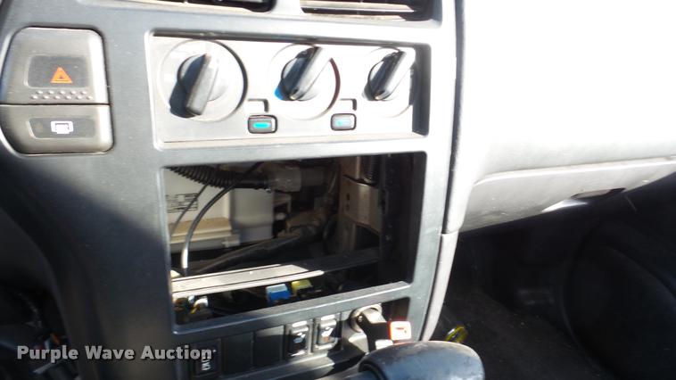 image for item DA2182 1997 Nissan Pathfinder SUV