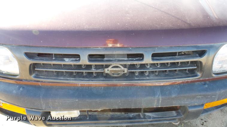 image for item DA2182 1997 Nissan Pathfinder SUV