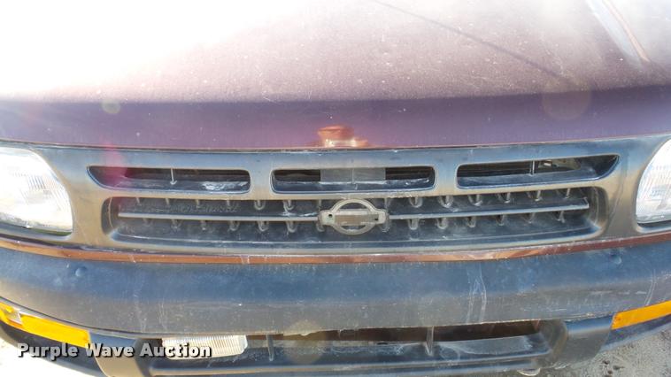 image for item DA2182 1997 Nissan Pathfinder SUV