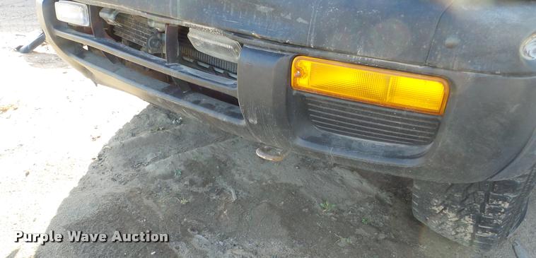 image for item DA2182 1997 Nissan Pathfinder SUV