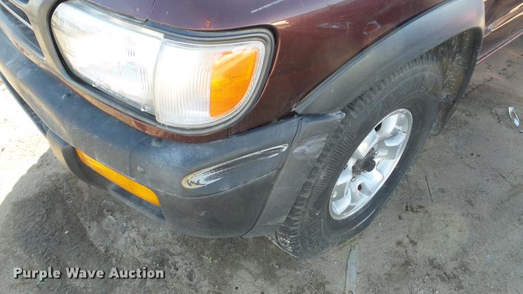 image for item DA2182 1997 Nissan Pathfinder SUV