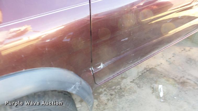 image for item DA2182 1997 Nissan Pathfinder SUV