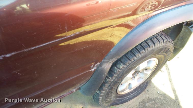 image for item DA2182 1997 Nissan Pathfinder SUV