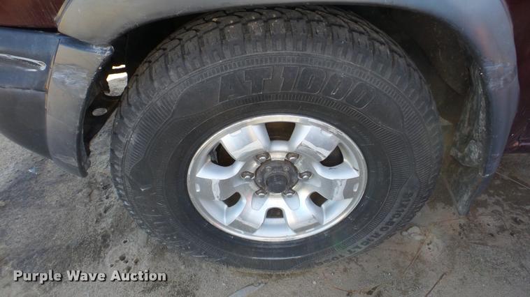 image for item DA2182 1997 Nissan Pathfinder SUV