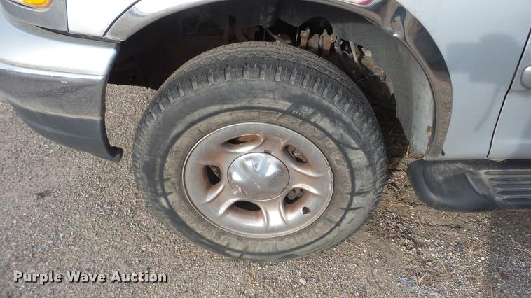 image for item DA2200 1999 Ford Expedition SUV