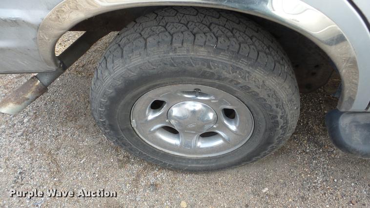 image for item DA2200 1999 Ford Expedition SUV