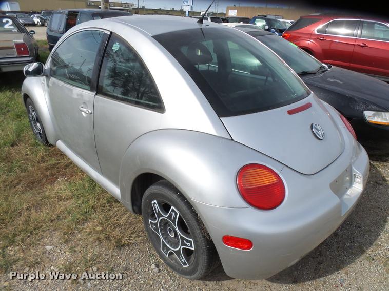 image for item L3318 2001 Volkswagen New Beetle