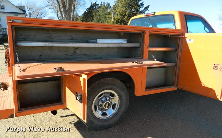 image for item BK9307 1999 Chevrolet 2500 utility truck