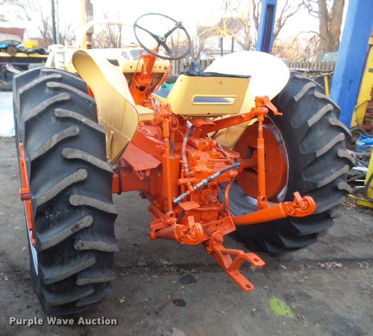image for item BW9689 Case 830 tractor