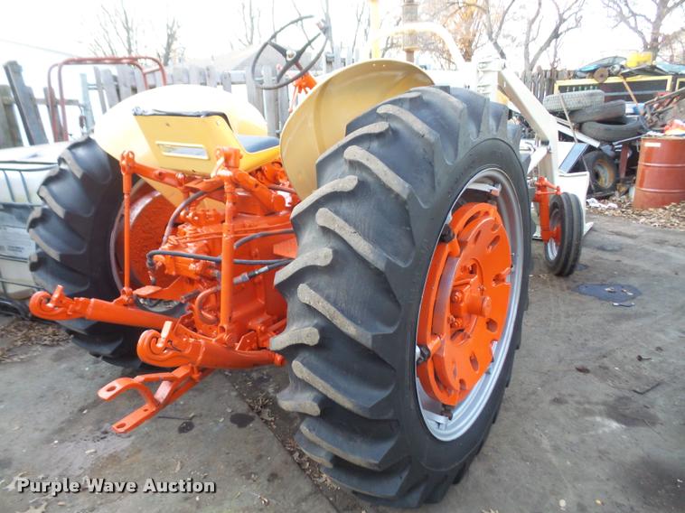 image for item BW9689 Case 830 tractor