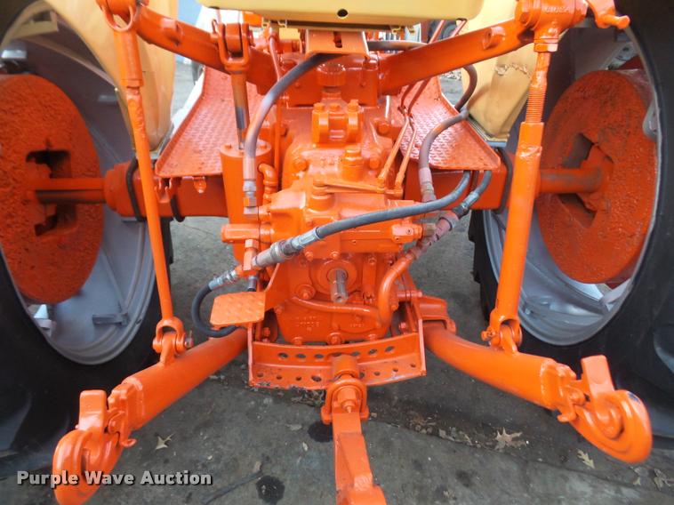 image for item BW9689 Case 830 tractor