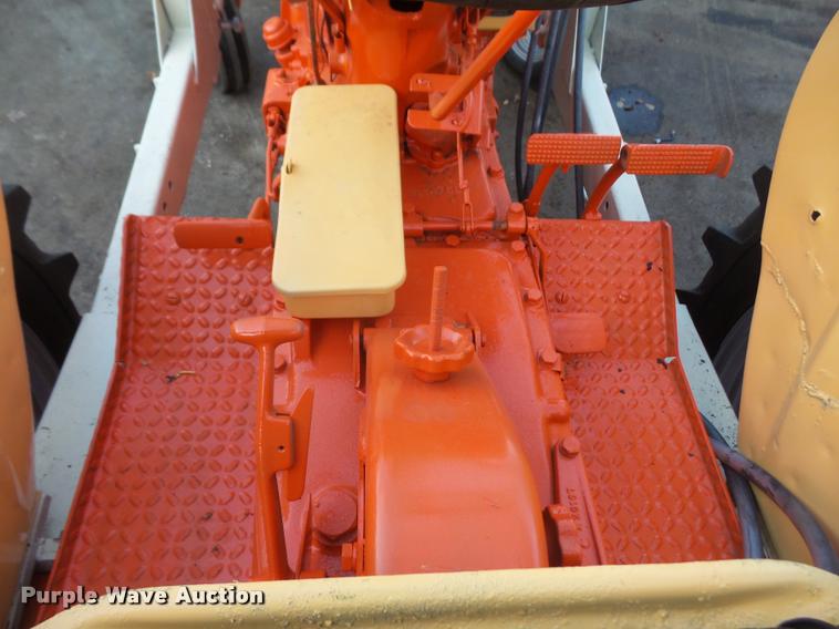 image for item BW9689 Case 830 tractor