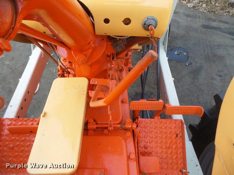 image for item BW9689 Case 830 tractor