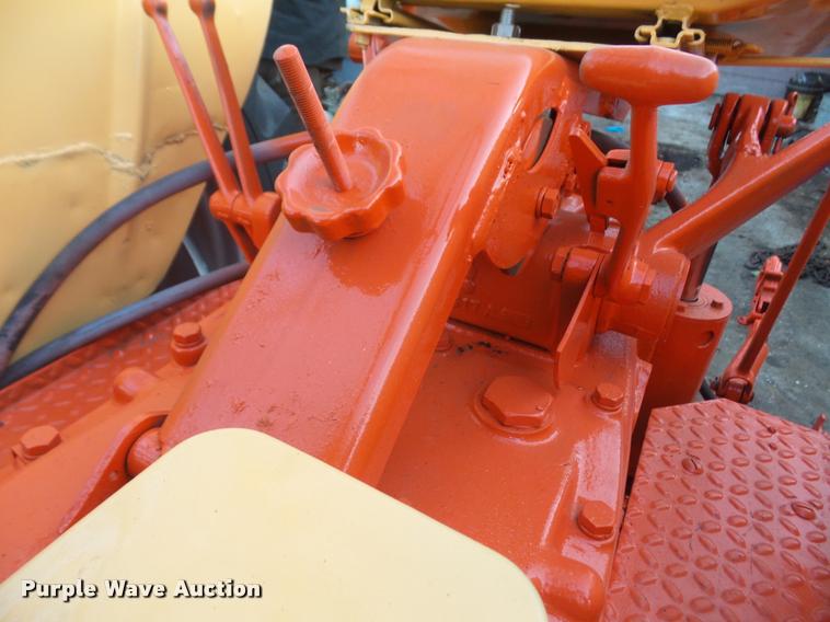 image for item BW9689 Case 830 tractor