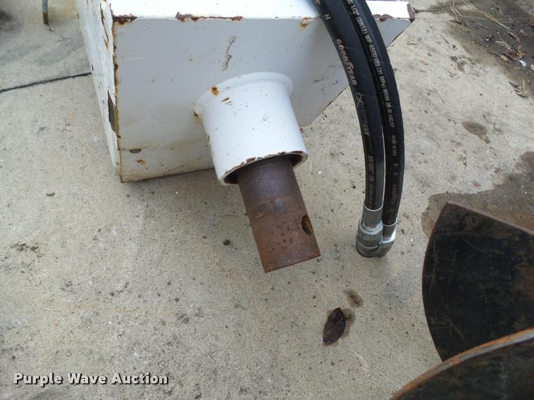 image for item BZ9988 Melroe Bobcat skid steer auger head