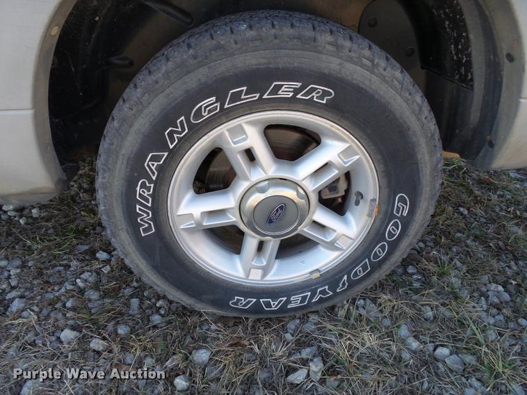 image for item DA2502 2002 Ford Explorer SUV