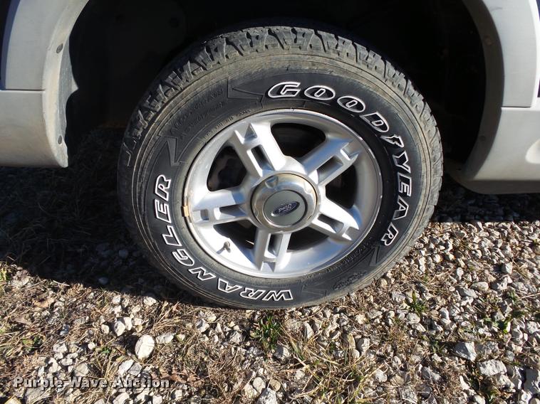 image for item DA2502 2002 Ford Explorer SUV