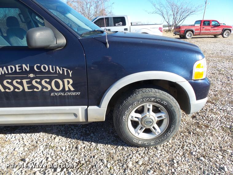 image for item DA2502 2002 Ford Explorer SUV