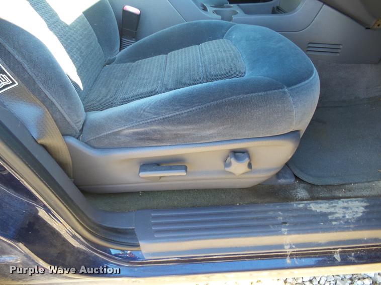 image for item DA2502 2002 Ford Explorer SUV