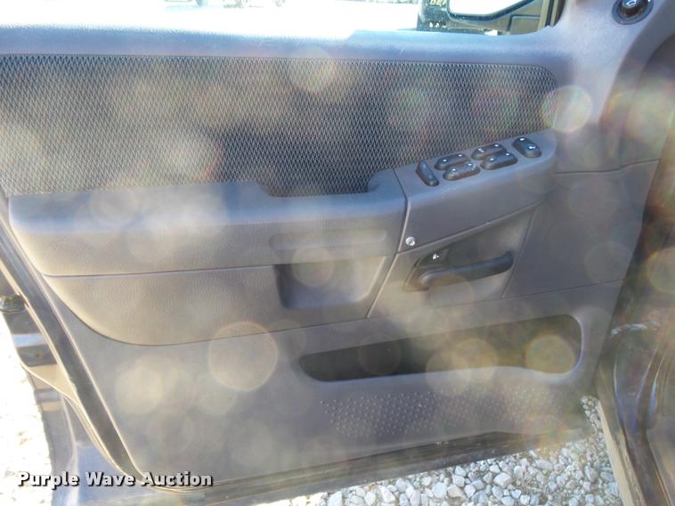 image for item DA2502 2002 Ford Explorer SUV