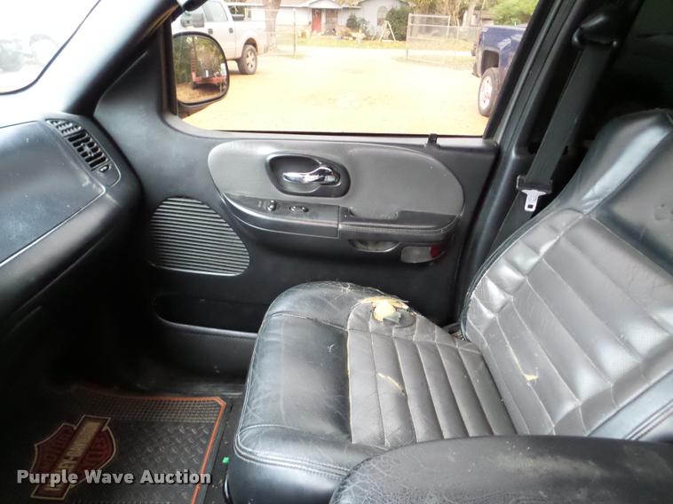 image for item DA2999 2002 Ford F150 Harley Davidson SuperCrew pickup truck