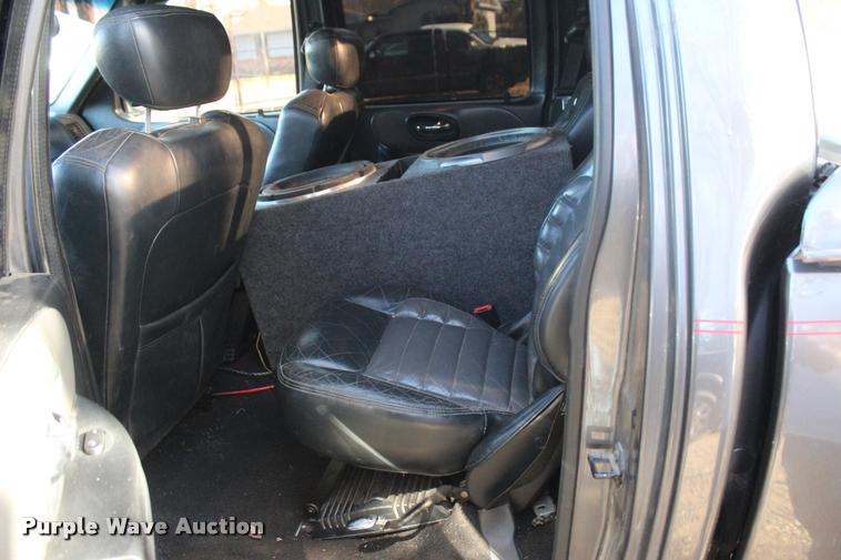 image for item DA2999 2002 Ford F150 Harley Davidson SuperCrew pickup truck