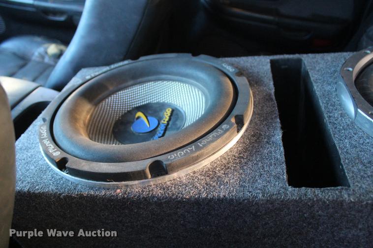 image for item DA2999 2002 Ford F150 Harley Davidson SuperCrew pickup truck