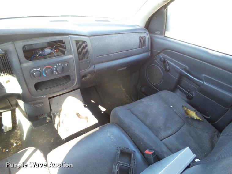 image for item DA4678 2004 Dodge Ram 1500 Quad Cab pickup truck