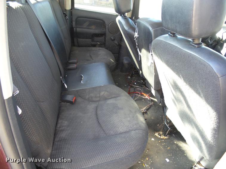 image for item DA4678 2004 Dodge Ram 1500 Quad Cab pickup truck