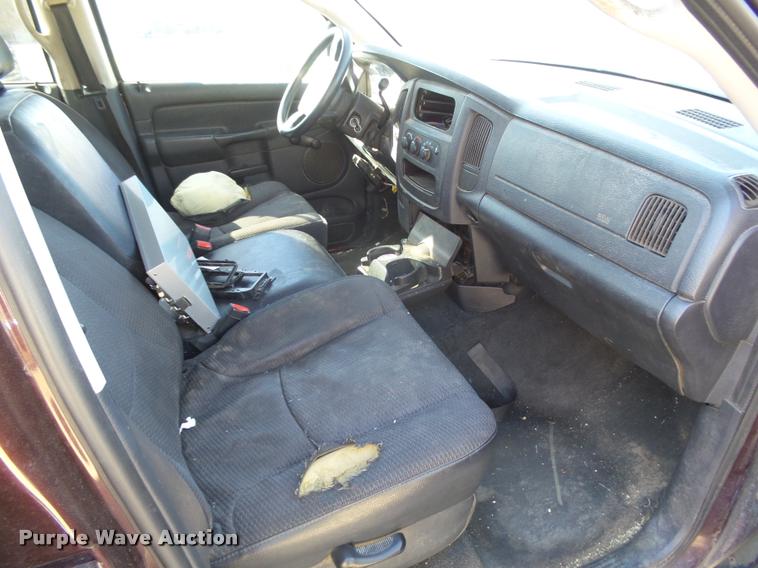 image for item DA4678 2004 Dodge Ram 1500 Quad Cab pickup truck