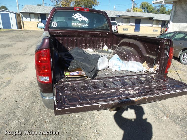 image for item DA4678 2004 Dodge Ram 1500 Quad Cab pickup truck