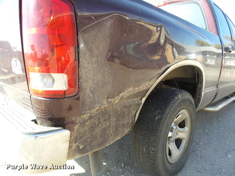 image for item DA4678 2004 Dodge Ram 1500 Quad Cab pickup truck