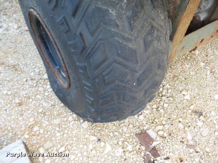 image for item DA5173 2002 John Deere Trail Gator utility vehicle