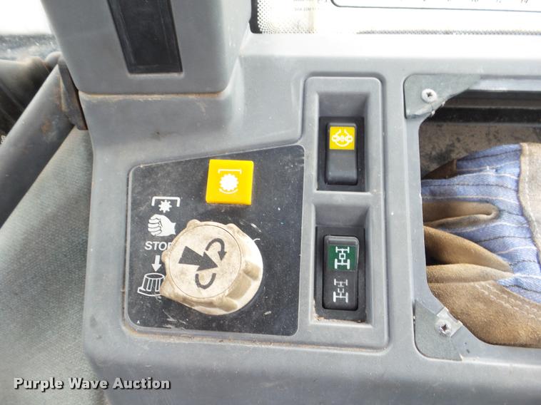 image for item DA5176 1994 Ford 7740 MFWD tractor