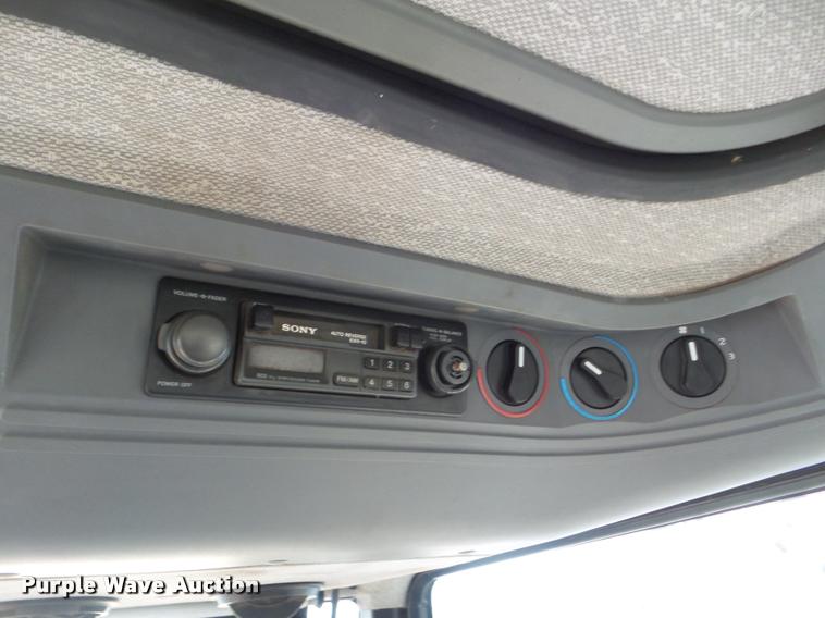 image for item DA5176 1994 Ford 7740 MFWD tractor