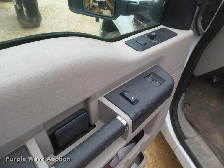 image for item DA5177 2009 Ford F350 Super Duty SuperCab pickup truck
