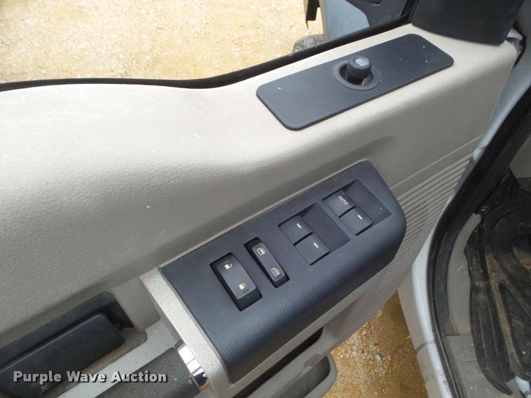 image for item DA5179 2008 Ford F550 Crew Cab truck cab and chassis