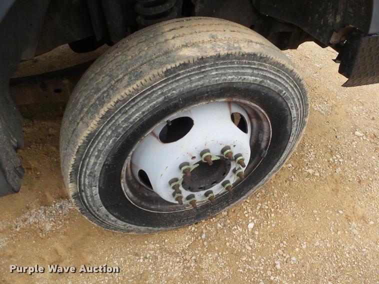 image for item DA5179 2008 Ford F550 Crew Cab truck cab and chassis