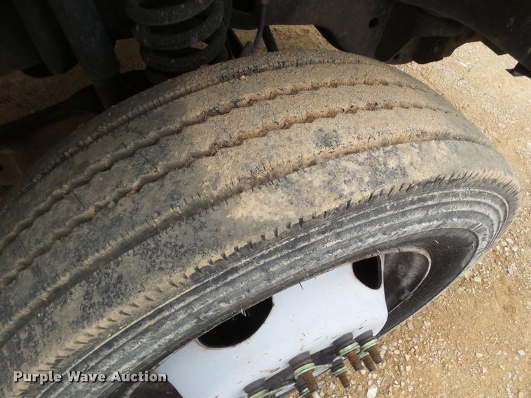 image for item DA5179 2008 Ford F550 Crew Cab truck cab and chassis