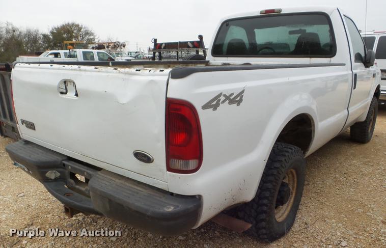 image for item DA5182 2004 Ford F250 Super Duty pickup truck
