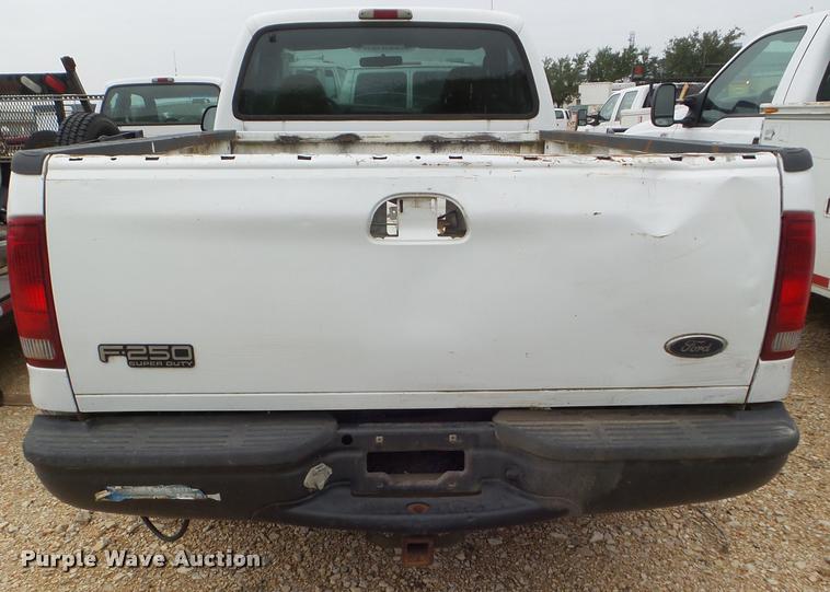 image for item DA5182 2004 Ford F250 Super Duty pickup truck