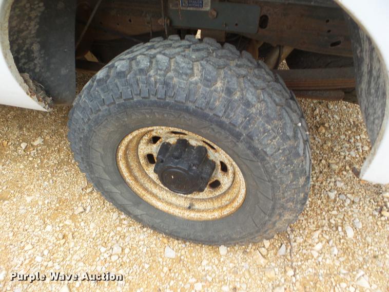 image for item DA5182 2004 Ford F250 Super Duty pickup truck