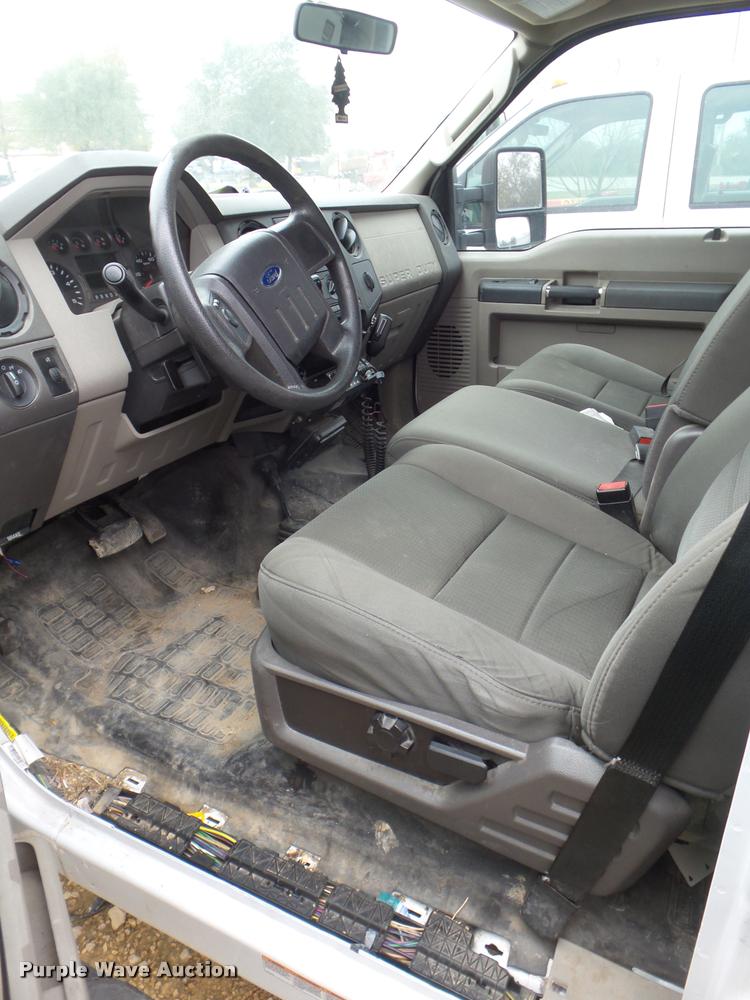 image for item DA5185 2009 Ford F550 Crew Cab truck cab and chassis