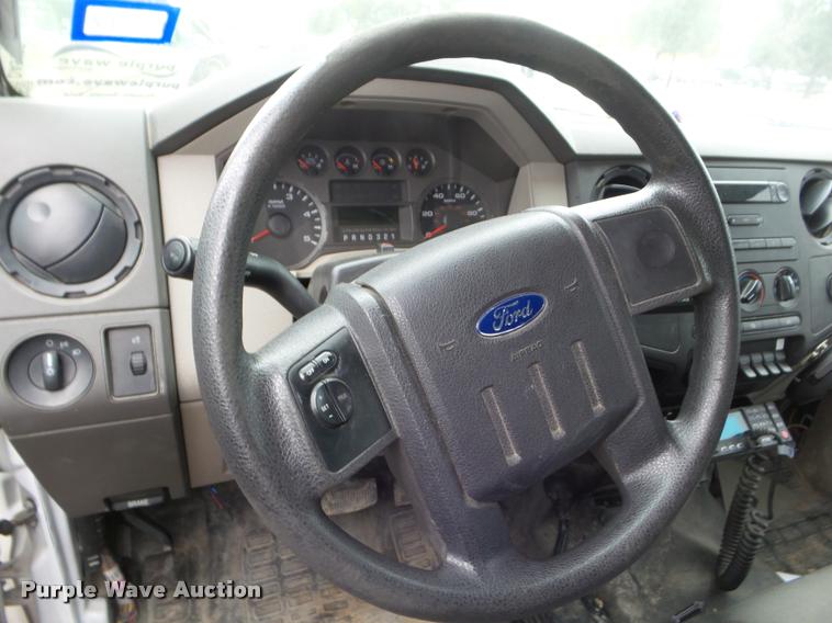 image for item DA5185 2009 Ford F550 Crew Cab truck cab and chassis